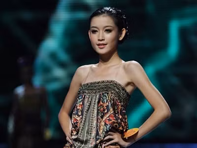 Người mẫu Việt 16 tuổi “ăn ảnh" nhất Siêu mẫu châu Á