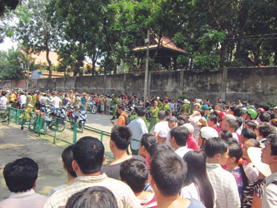 Nhìn lại giây phút cân não giải cứu hai bé mẫu giáo