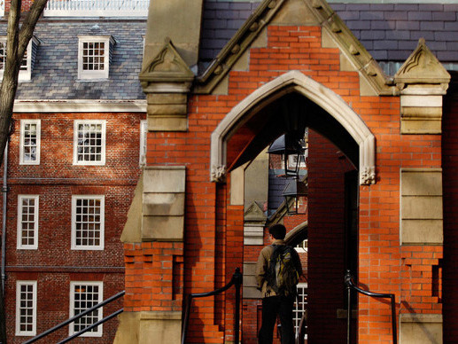 Trường Đại học Harvard bị dọa đánh bom