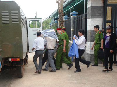 Phó Giám đốc Sở lừa đảo, nhận tiền hối lộ