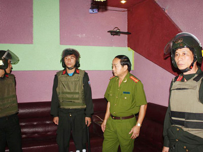 Đấu súng ở vùng biên