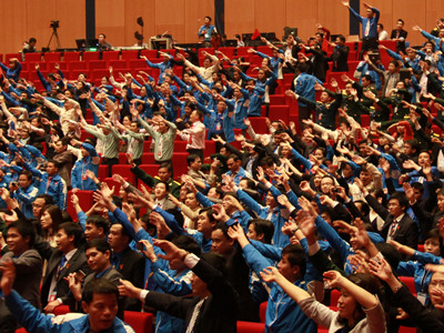 Âm thầm vì thành công Đại hội