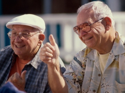 Bạn bè - 'Tấm vé' giúp sống thọ tới 100 tuổi