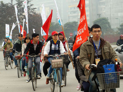 Sinh viên Hà Nội sẵn sàng cho Chủ nhật đỏ