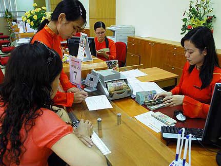 Kìm nợ xấu là 'ôm bom nổ chậm'