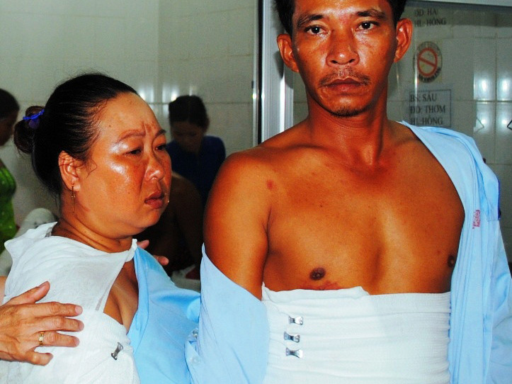 Nhà bị đốt lúc nửa đêm, cháu bé tử vong