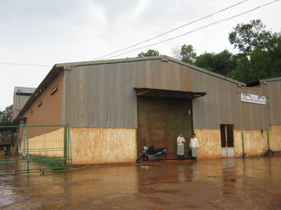 Nhà máy cạn vốn đóng cửa Ảnh: L.K