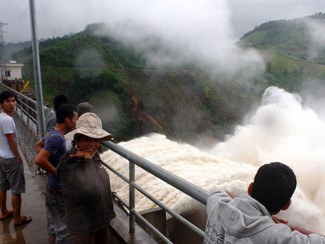 Xả lũ đúng quy trình sao dân không kịp trở tay?