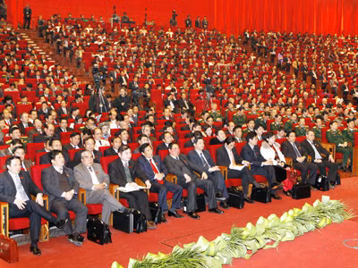 Một phiên thảo luận các văn kiện tại hội trường