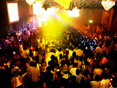 Ăn chơi tuổi teen: Từ nhà hàng đến sàn nhảy