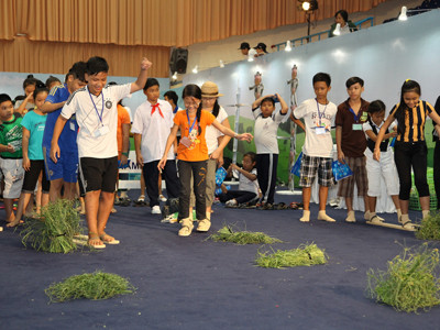 Dấu ấn của những tấm lòng hướng về một thế hệ trẻ Việt Nam luôn vươn cao .