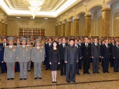 Vợ Kim Jong Un tái xuất, đập tan nghi án thất sủng