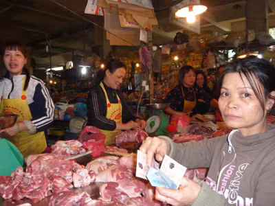 Lo giá hàng hóa tăng theo lương