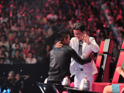 Khi người ngồi ghế nóng mất bình tĩnh