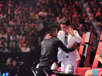 Khi người ngồi ghế nóng mất bình tĩnh