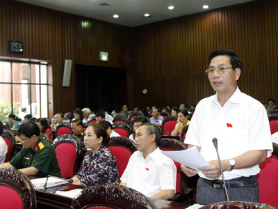 Đô thị bỏ hoang, sân bay 'thoi thóp'