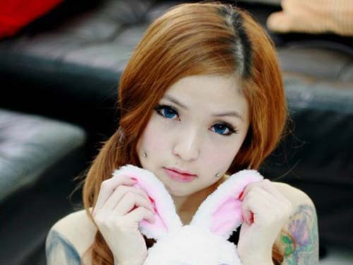 Ngắm hot girl xăm hình nổi tiếng nhất Malaysia