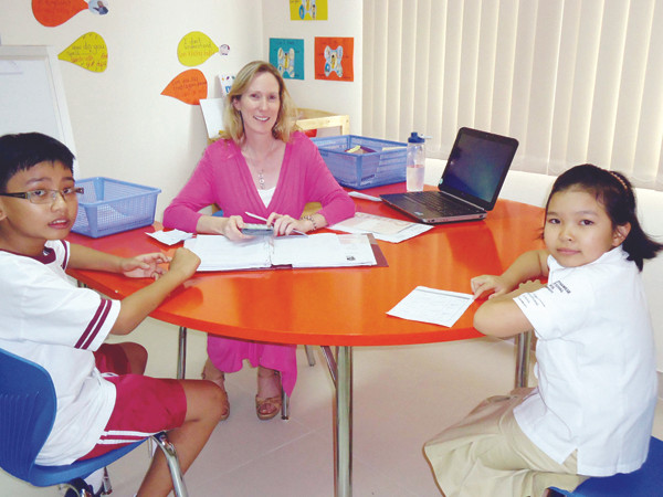 Bé gái chưa đi học, giải toán lớp 12 nhận học bổng 'khủng'