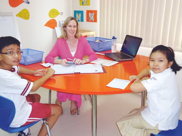 Bé gái chưa đi học, giải toán lớp 12 nhận học bổng 'khủng'