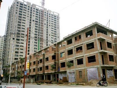 Vốn cho BĐS: Rót tiếp hay dừng?