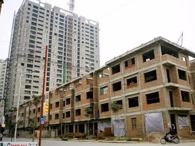 Vốn cho BĐS: Rót tiếp hay dừng?