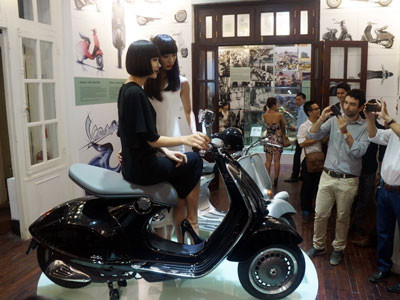 Vespa 946 và sự “giàu có” của người Việt