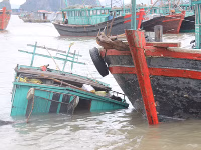 Hình ảnh vụ chìm tàu ở Vân Đồn