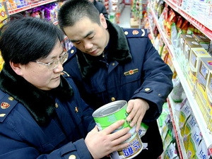 Ba trẻ chết vì uống sữa bẩn