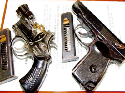 Bắn cảnh cáo hơn 30 phát súng, nghi can vẫn chống trả quyết liệt