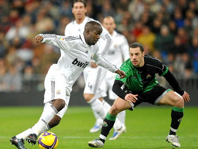 Man United: Park Ji-sung đi, Diarra đến?