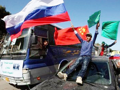 NATO không kích tư dinh Gadhafi ban ngày