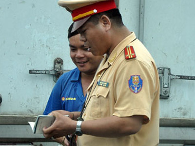 CSGT hoàn trả tiền DN chi cho bữa nhậu