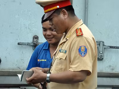 CSGT hoàn trả tiền DN chi cho bữa nhậu