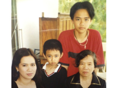 Tiễn mẹ đi công tác