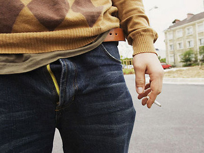 Giãi mã hành vi thích khoe 'của quý', ngửi đồ lót nữ