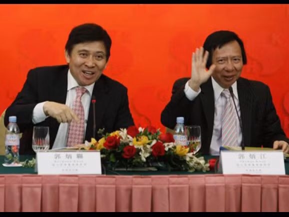 Bắt giữ hai anh em tỷ phú Hồng Kông