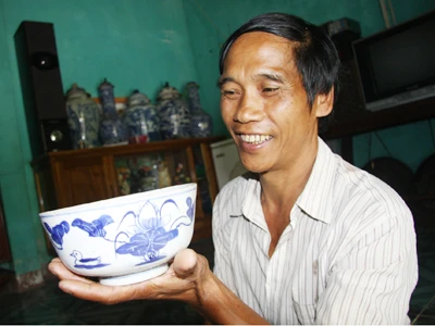 'Chợ' cổ vật giữa đại ngàn