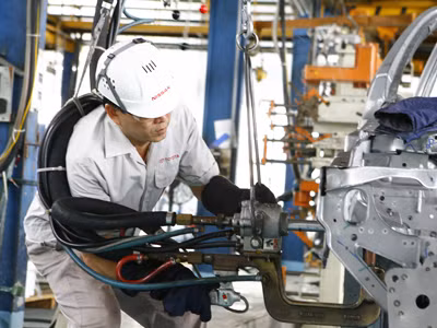 Giải cứu nền kinh tế: Chấp nhận bội chi?