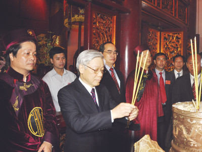 Cả nước hướng về giỗ Tổ