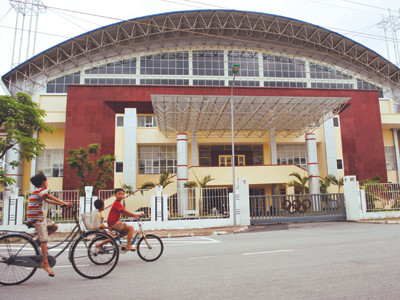 Huyện 'chơi trội' xây SVĐ chục triệu USD!