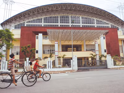 Huyện 'chơi trội' xây SVĐ chục triệu USD!