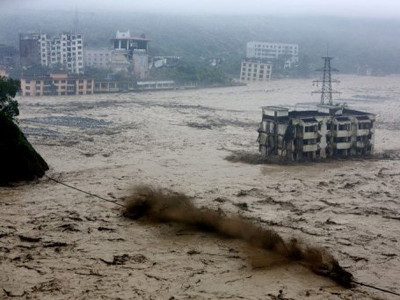 Lở đất chôn vùi 40 người Trung Quốc