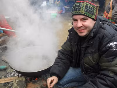 Chàng “xe ôm Tây” kể chuyện Tết ở Việt Nam