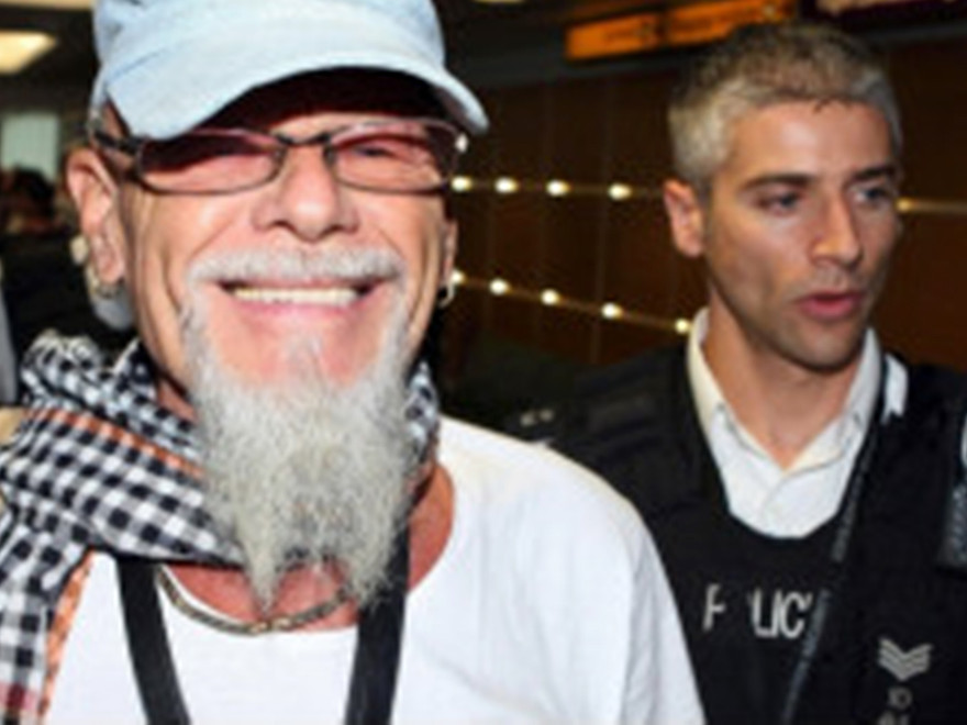Gary Glitter mãn hạn tù ở Việt Nam trở về Anh