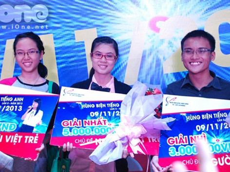 Quán quân hùng biện tiếng Anh đoạt giải nhờ... tự kỷ