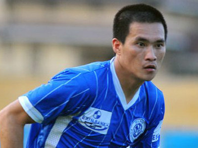 Đội bóng bầu Kiên sốt ruột với Công Vinh