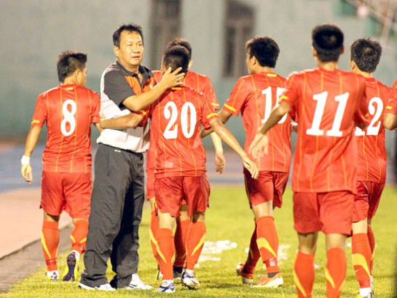 U23 Việt Nam: Thắng Lào, cũng mướt mồ hôi