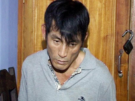 Ba lần lao ôtô vào cảnh sát giao thông