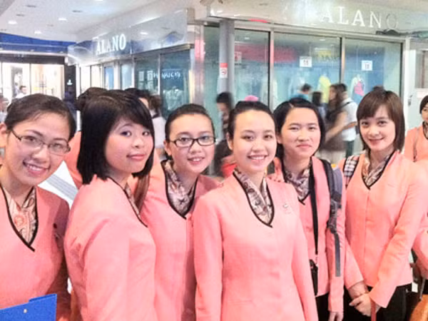 Thực hư chuyện SV Ngoại thương canh nhà vệ sinh tại Singapore