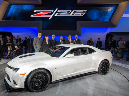 Xế cơ bắp Camaro Z/28 với động cơ khủng 7 lít